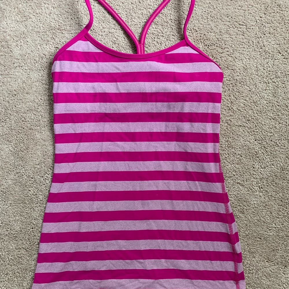 Lululemon sports bra
